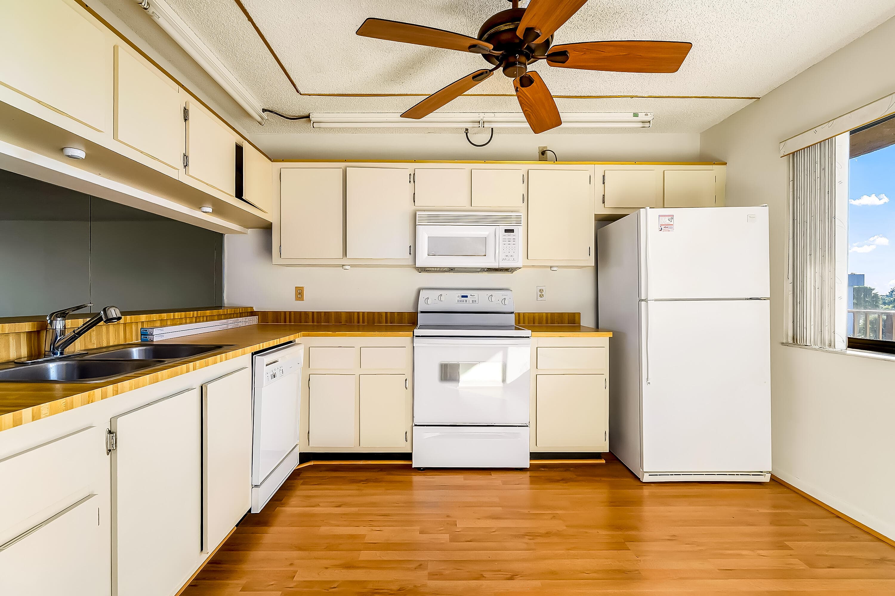 8030 Hampton Boulevard 502, North Lauderdale, FL 33068 — photo 13 of 51