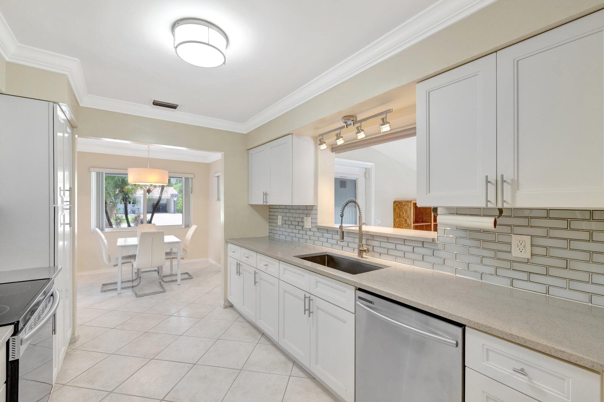 3792 NE 19th Avenue, Oakland Park, FL 33308 — photo 24 of 56