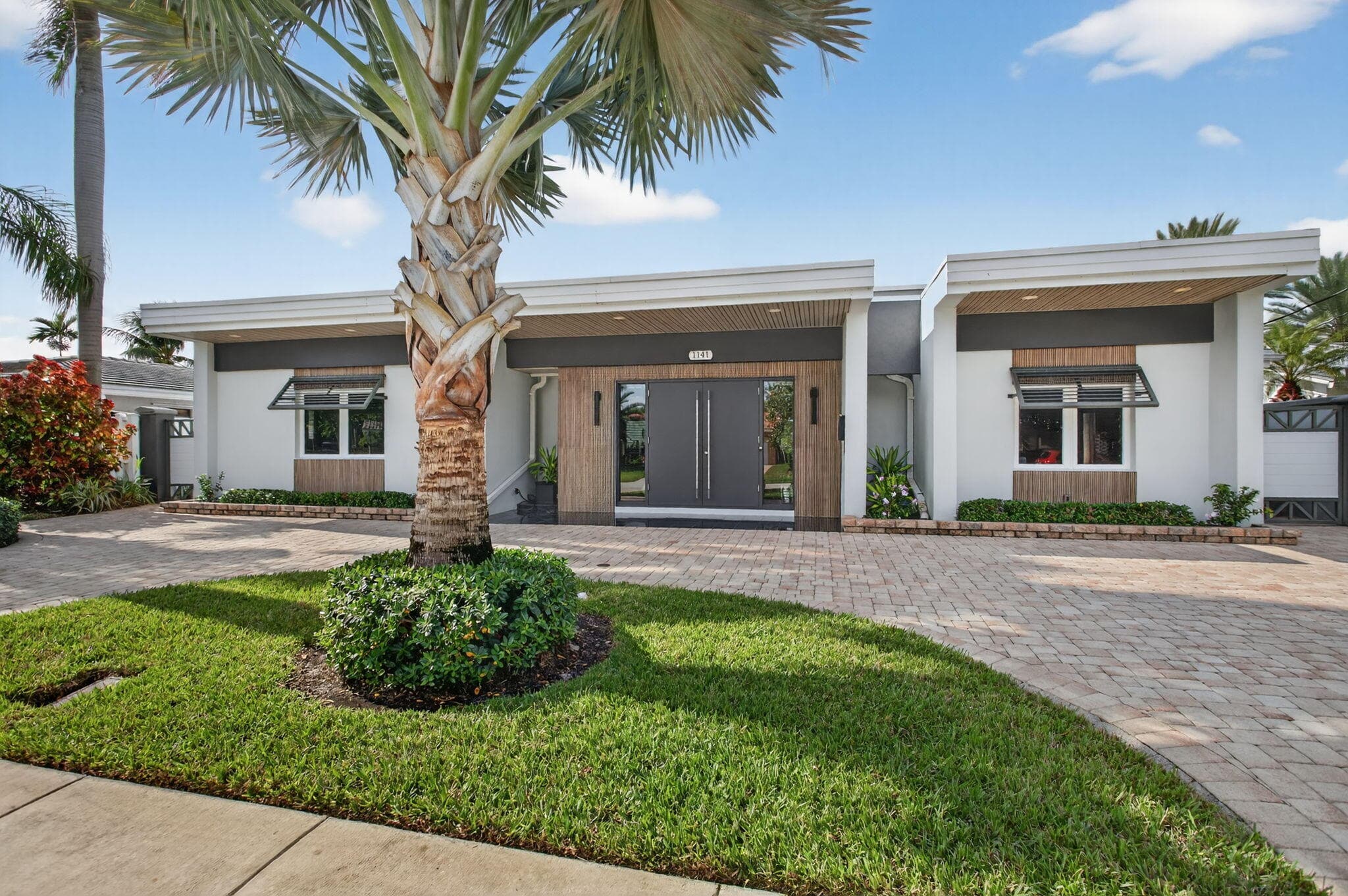 1141 SE 9th Avenue, Pompano Beach, FL 33060 — photo 2 of 57
