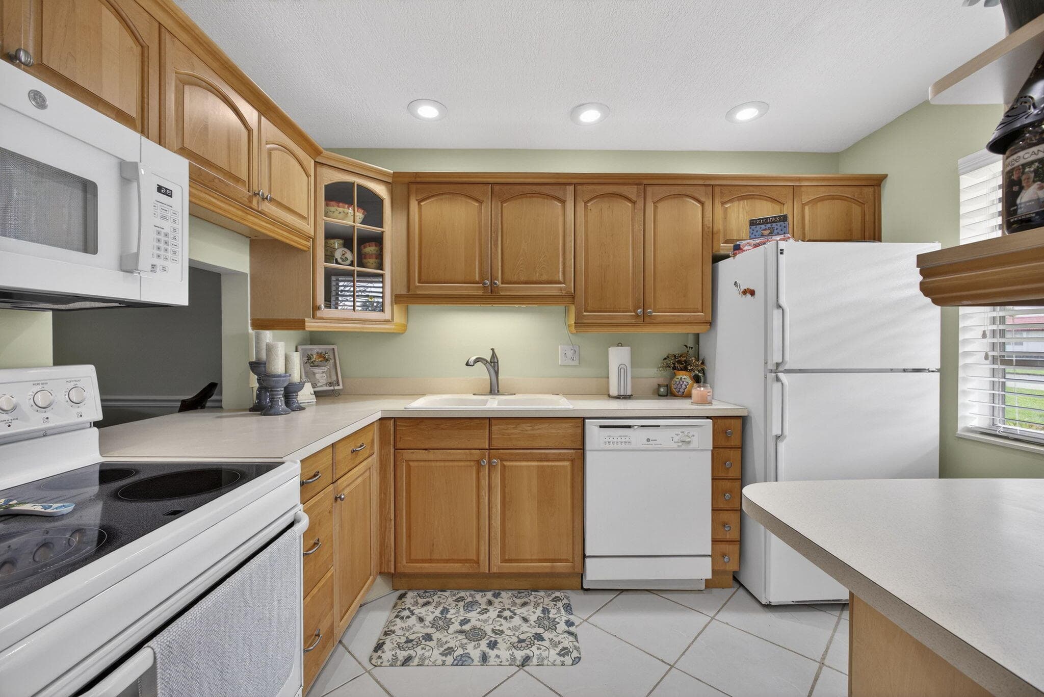 135 Lake Anne Drive, West Palm Beach, FL 33411 — photo 5 of 63