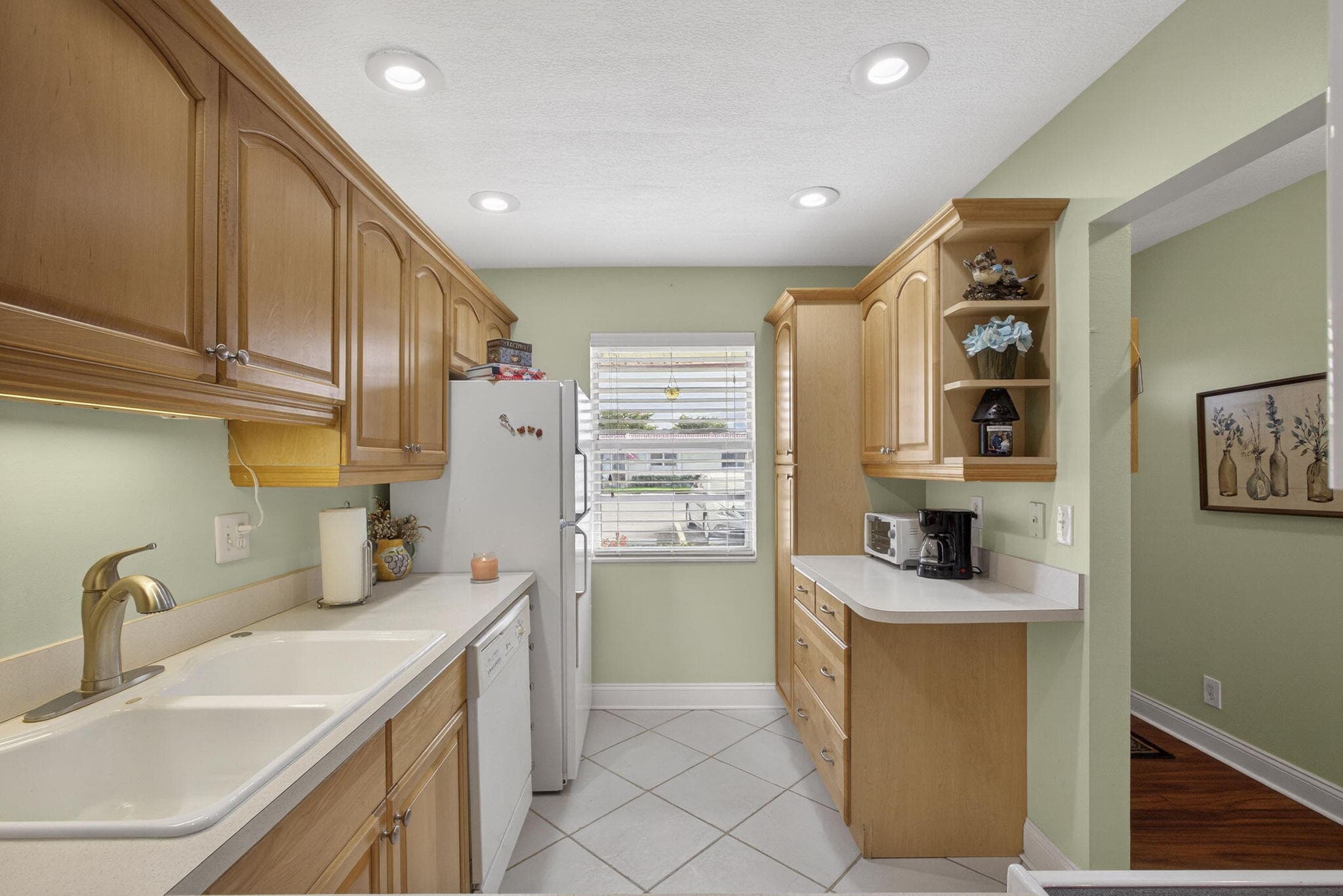 135 Lake Anne Drive, West Palm Beach, FL 33411 — photo 8 of 63