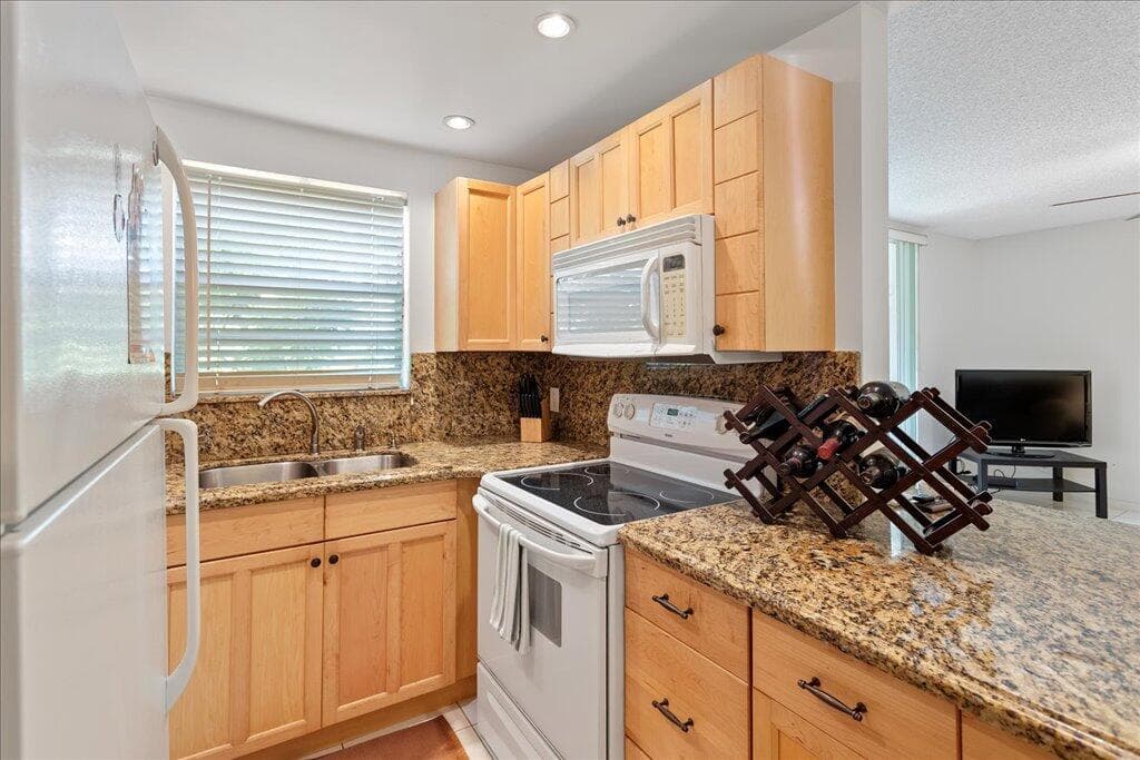 1124 NW 13th Street 120a, Boca Raton, FL 33486 — photo 4 of 23