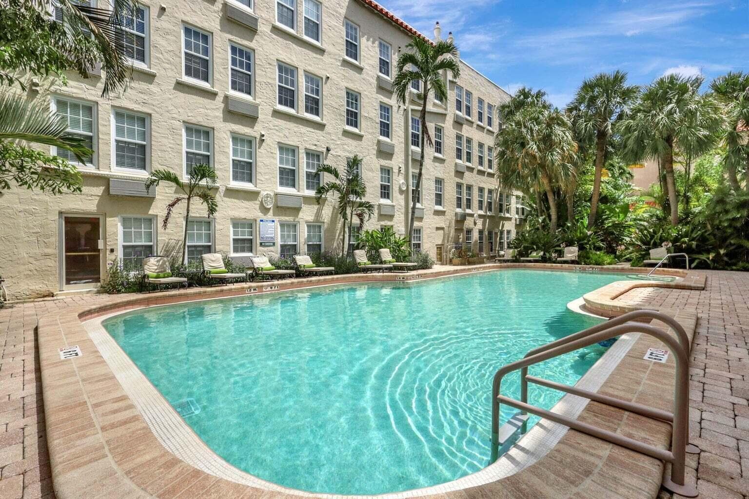 235 E Sunrise Avenue 2241, Palm Beach, FL 33480 — photo 15 of 19