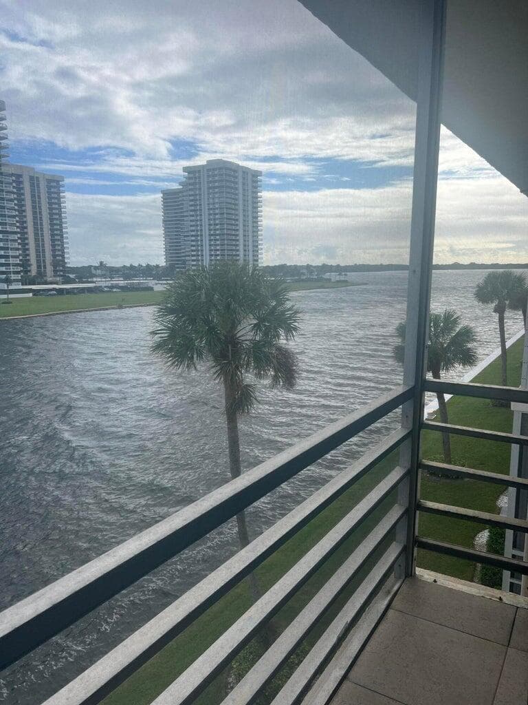 20 Yacht Club Drive 405, North Palm Beach, FL 33408 — photo 2 of 26