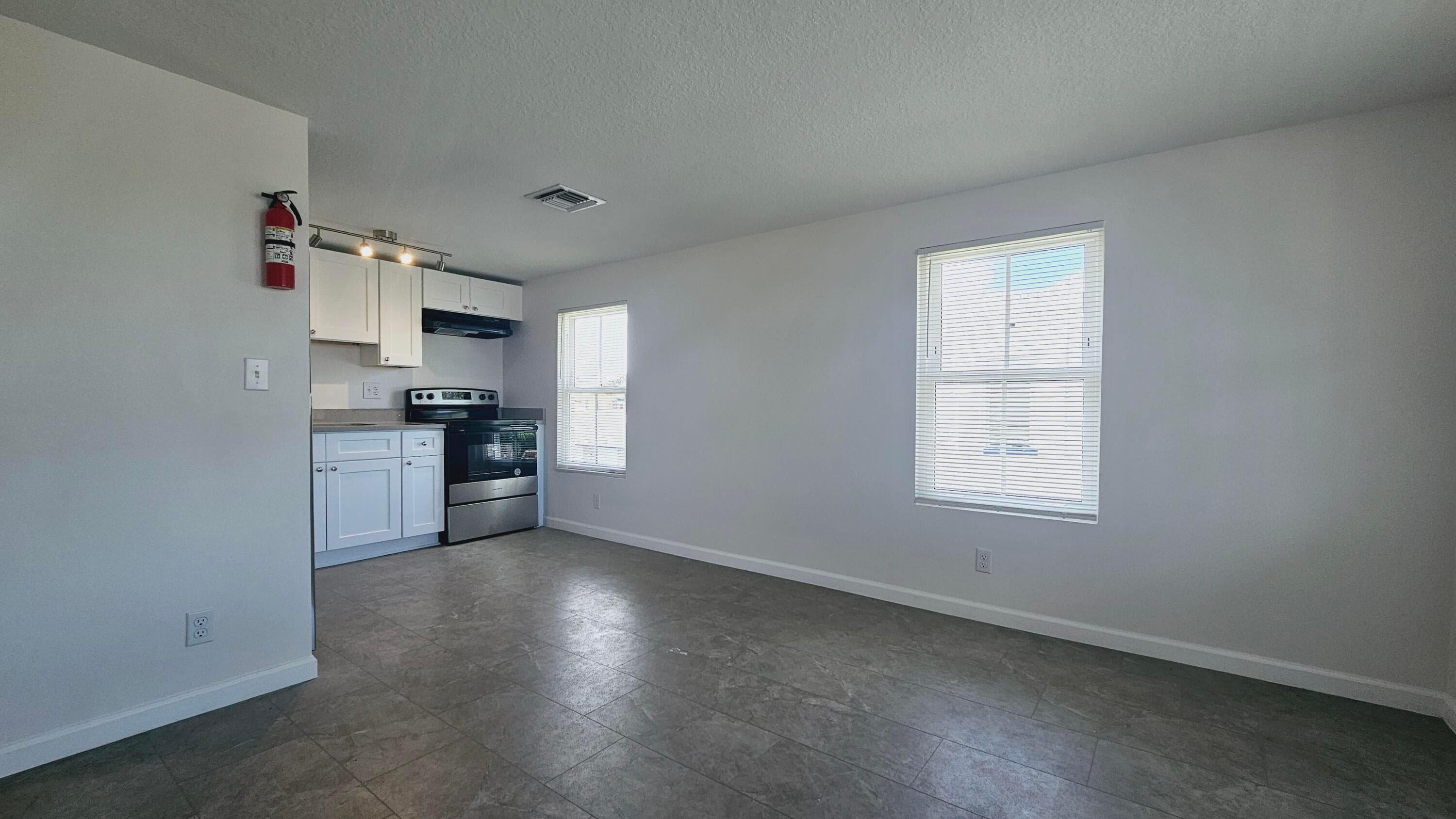 914 10th Street C, West Palm Beach, FL 33401 — photo 4 of 25