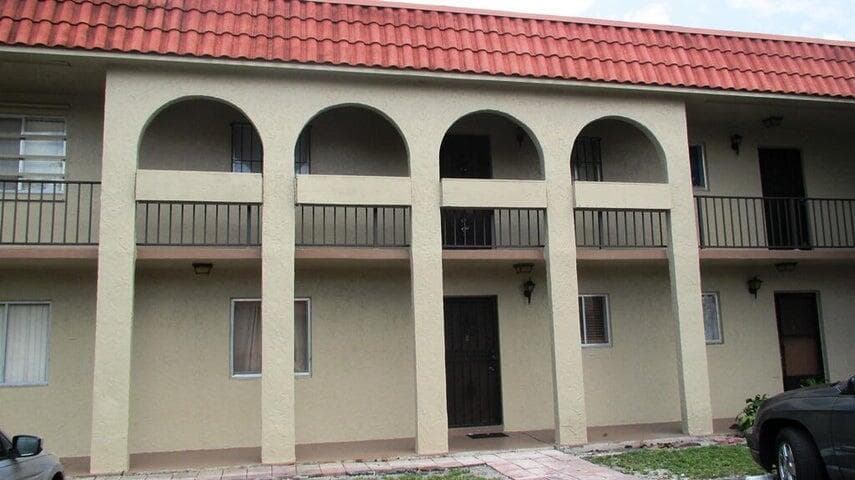 6066 Forest Hill Boulevard 202, West Palm Beach, FL 33415 — photo 4 of 13
