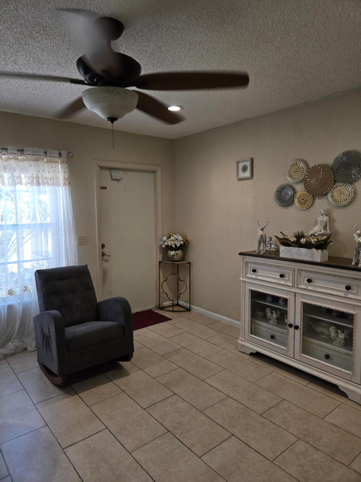 2396 Daphne Drive, West Palm Beach, FL 33415 — photo 6 of 15