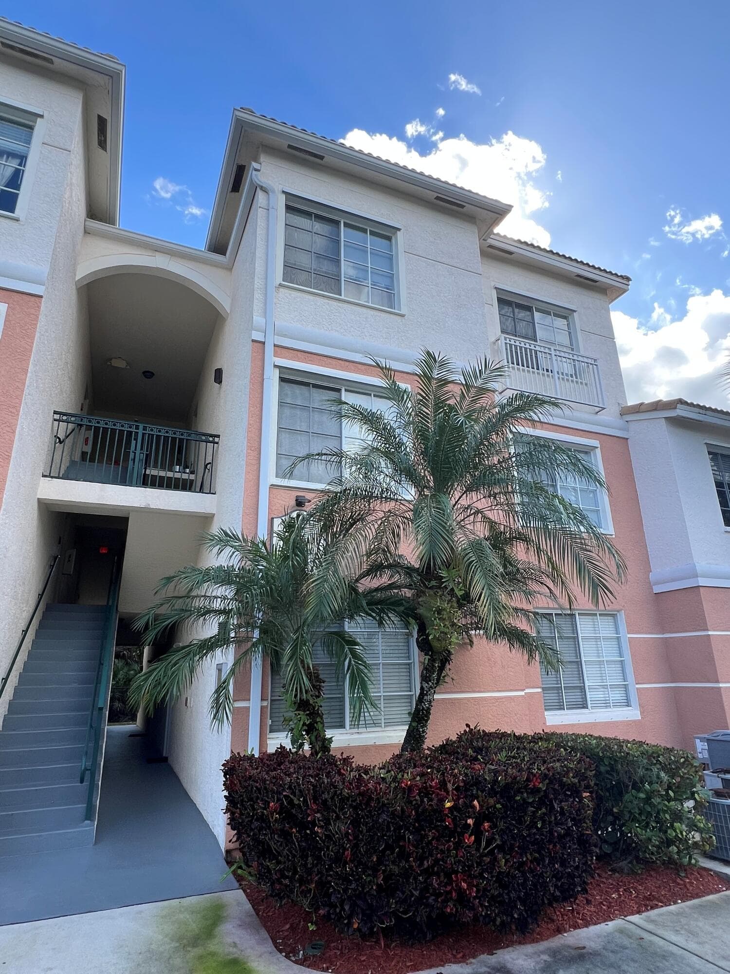 2309 Myrtlewood Circle E 2309, Palm Beach Gardens, FL 33418 — photo 1 of 36