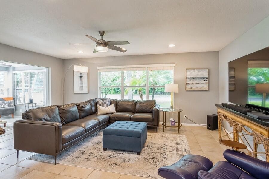 1230 S Drive Way A, Delray Beach, FL 33445 — photo 3 of 26