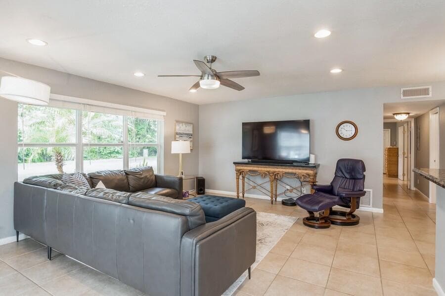 1230 S Drive Way A, Delray Beach, FL 33445 — photo 4 of 26