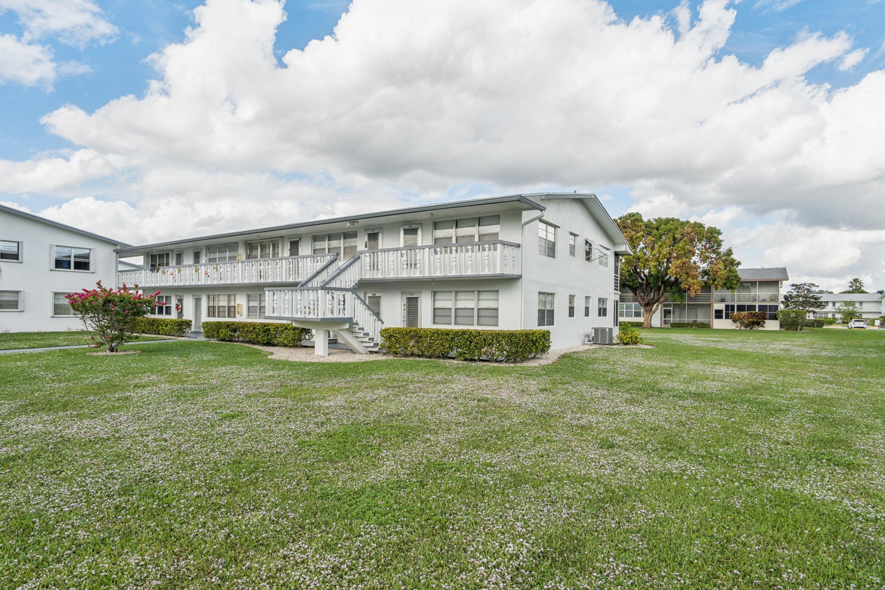 244 Camden J, West Palm Beach, FL 33417 — photo 2 of 19