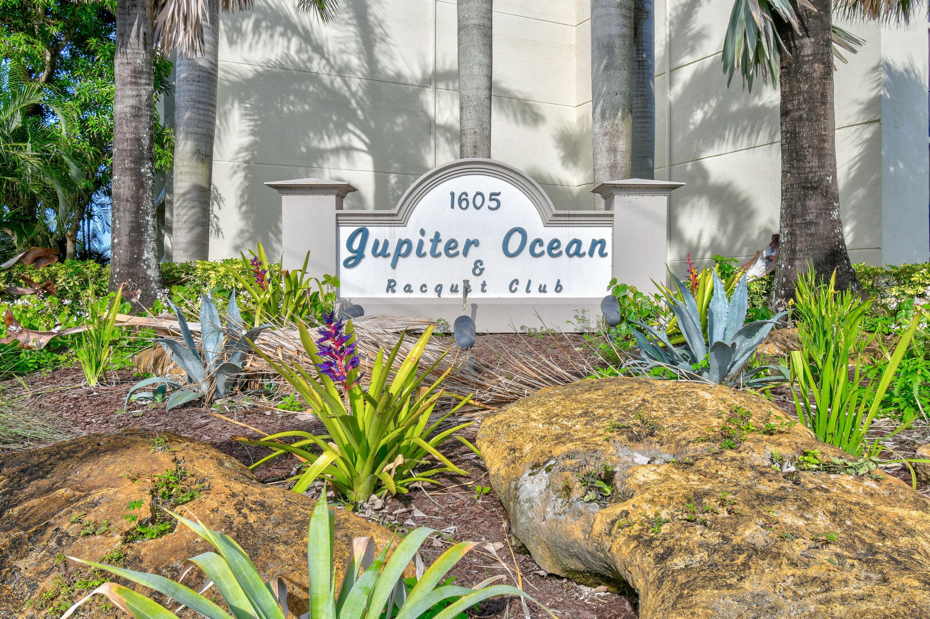 1605 S Us Highway 1 301-V6, Jupiter, FL 33477 — photo 1 of 35