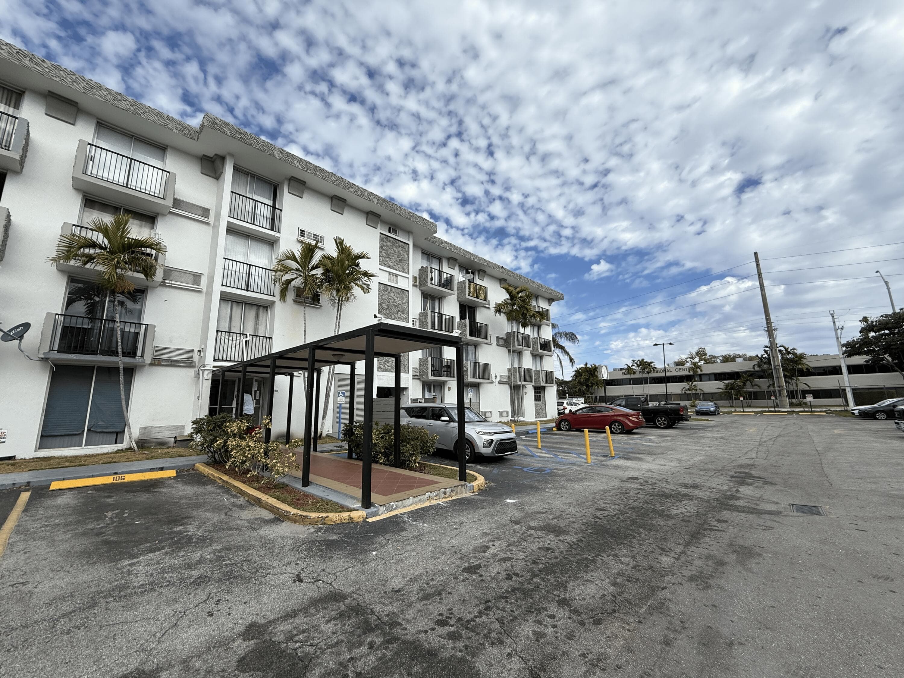 16450 NW 2nd Avenue 116, Miami, FL 33169 — photo 1 of 10