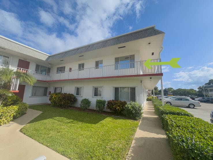 3362 Cynthia Lane 203, Lake Worth Beach, FL 33461 — photo 2 of 22