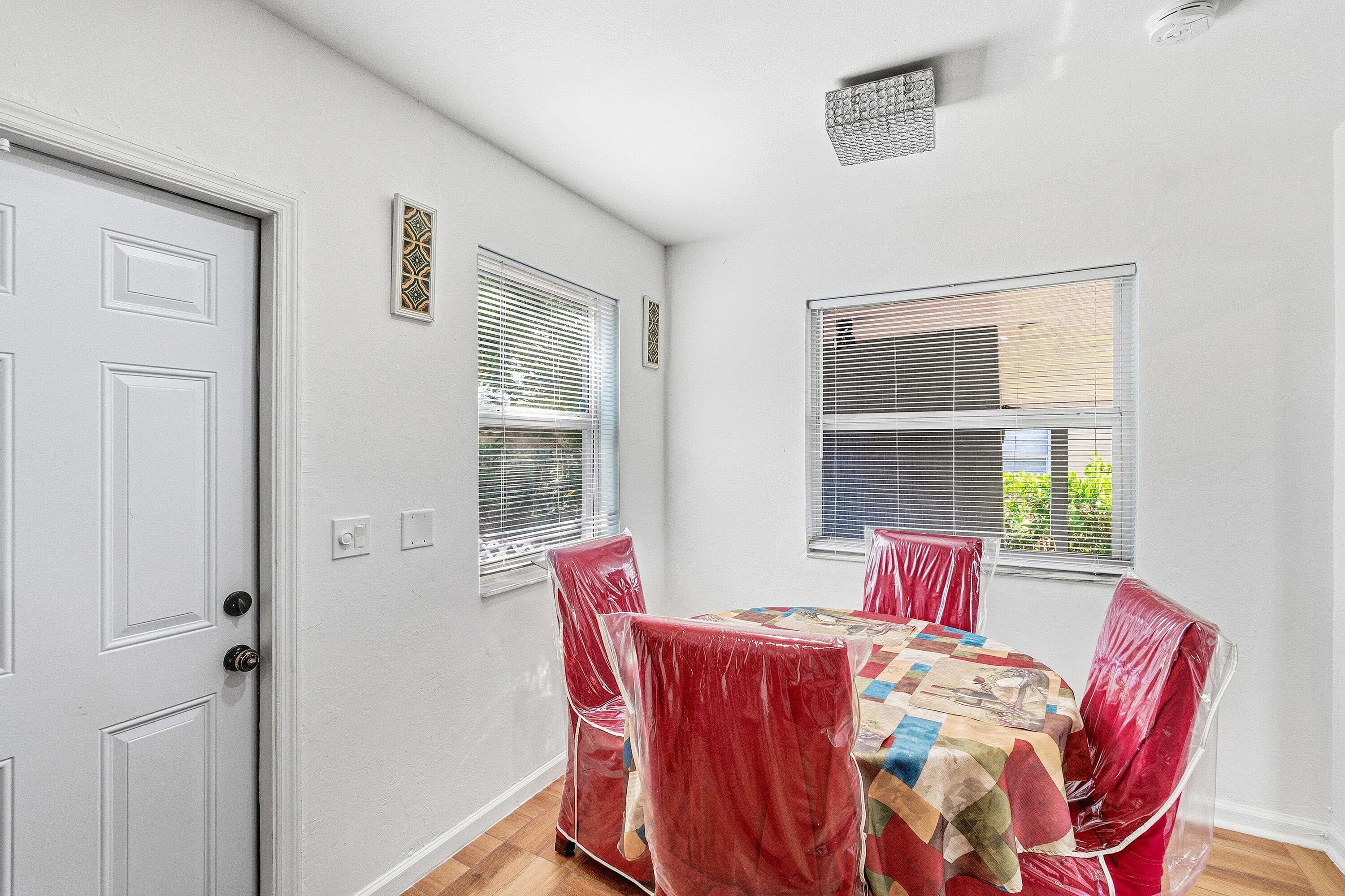 930 43rd Street, West Palm Beach, FL 33407 — photo 10 of 34