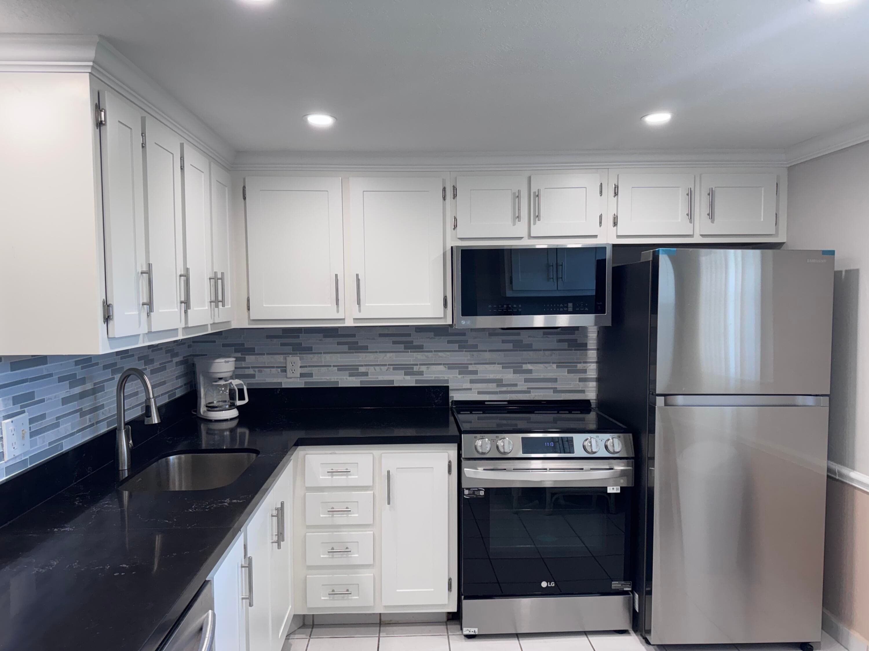 300 NE 26th Avenue 4030, Boynton Beach, FL 33435 — photo 2 of 27