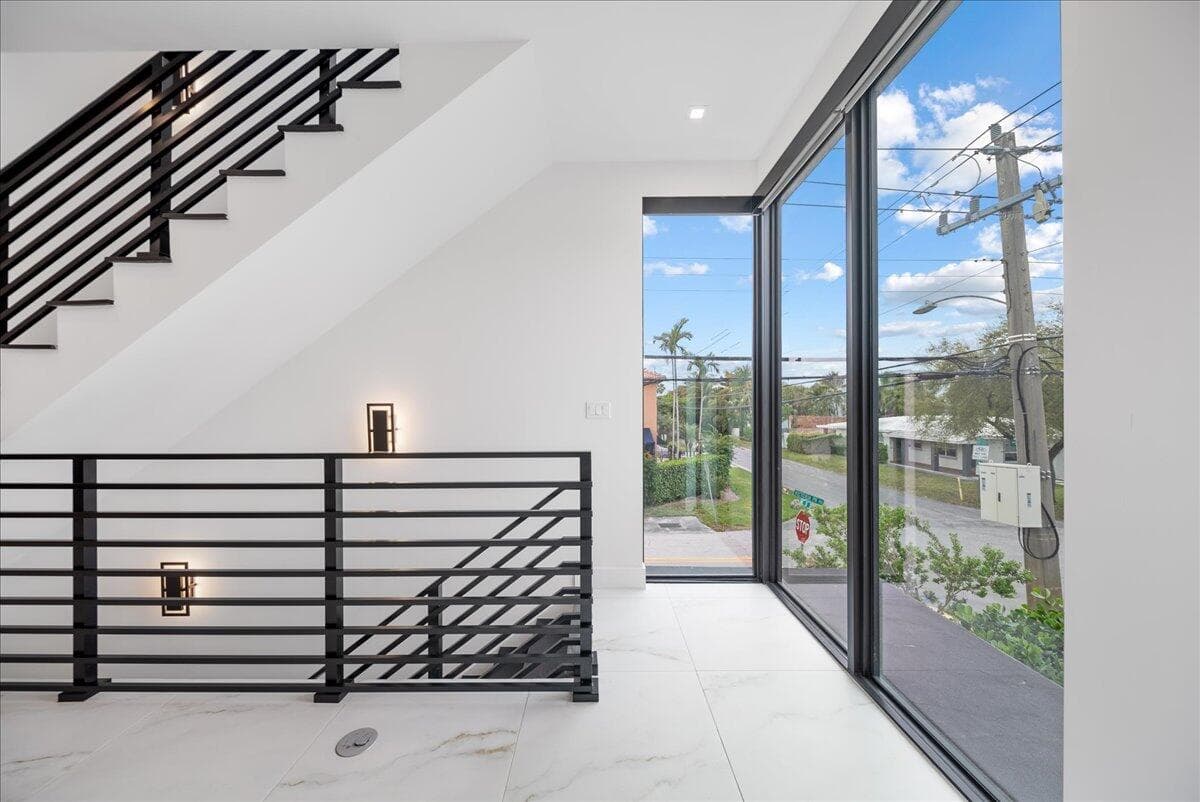 1052 N Victoria Park Road, Fort Lauderdale, FL 33304 — photo 9 of 26