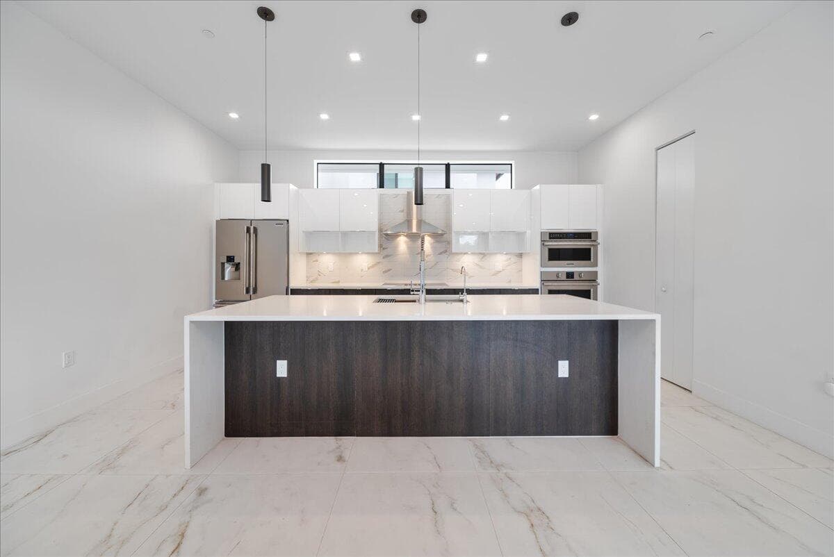 1052 N Victoria Park Road, Fort Lauderdale, FL 33304 — photo 17 of 26