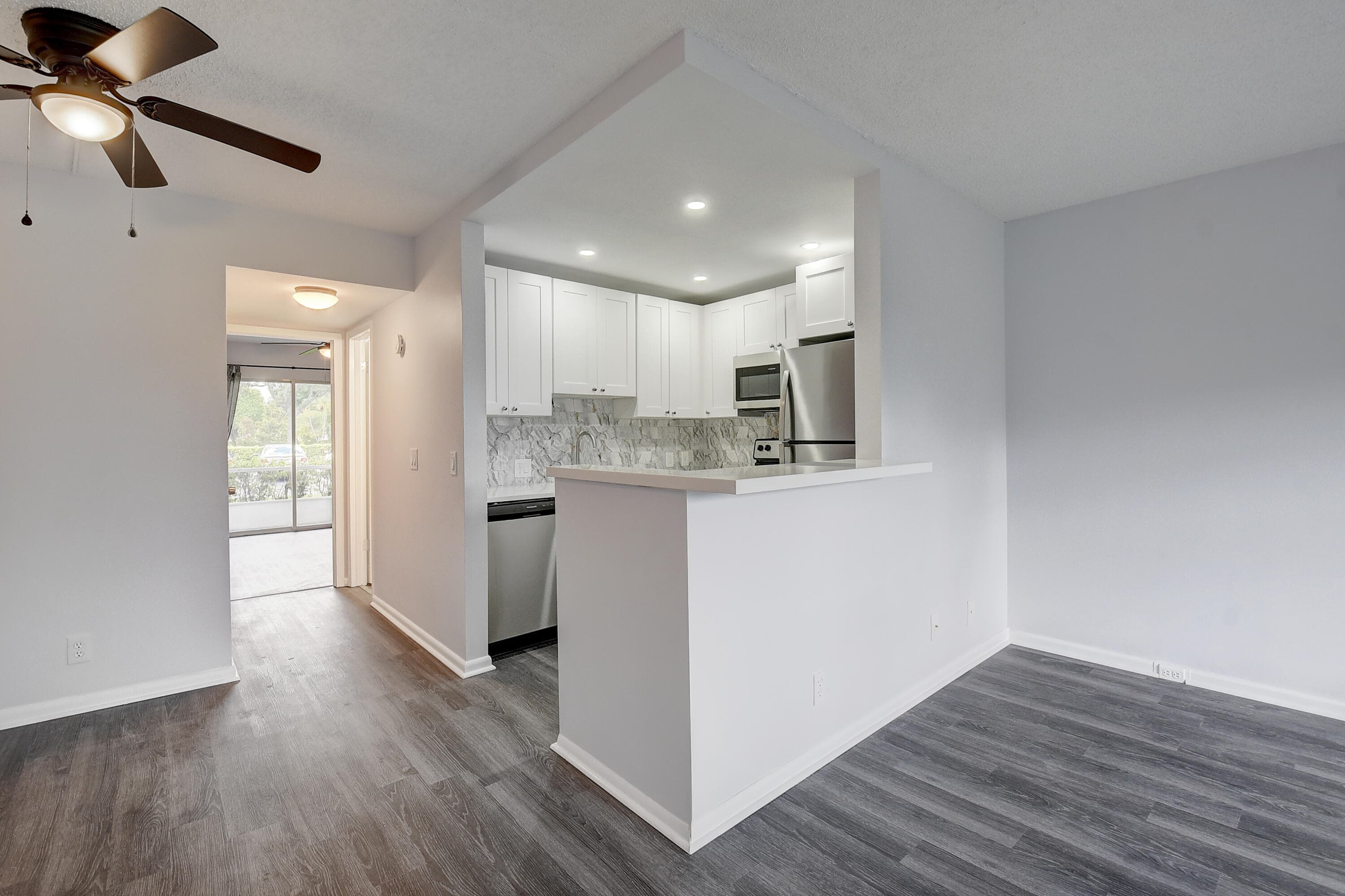 49 Suffolk B 49, Boca Raton, FL 33434 — photo 9 of 47