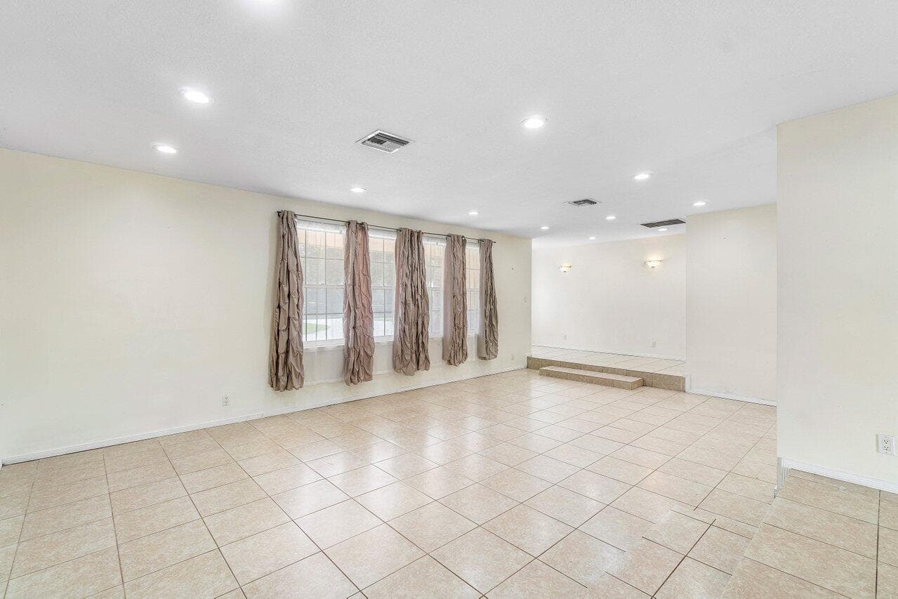 5313 Colbright Road, Lake Worth, FL 33467 — photo 9 of 70