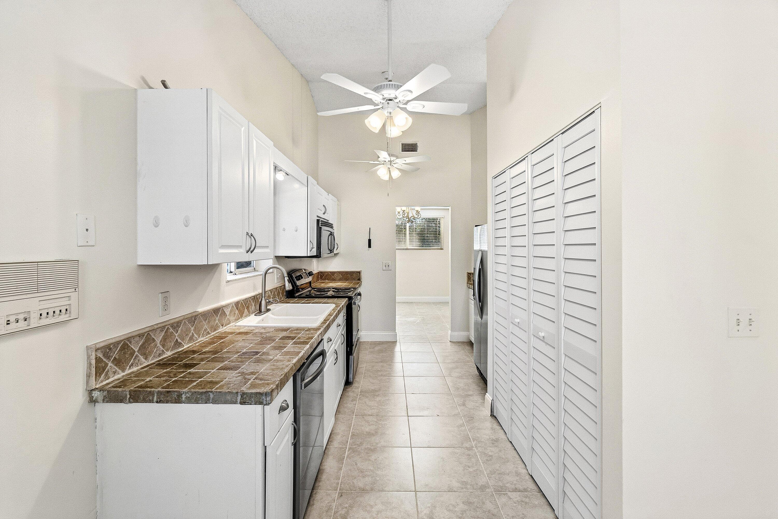 9770 Nickels Boulevard 405, Boynton Beach, FL 33436 — photo 15 of 35