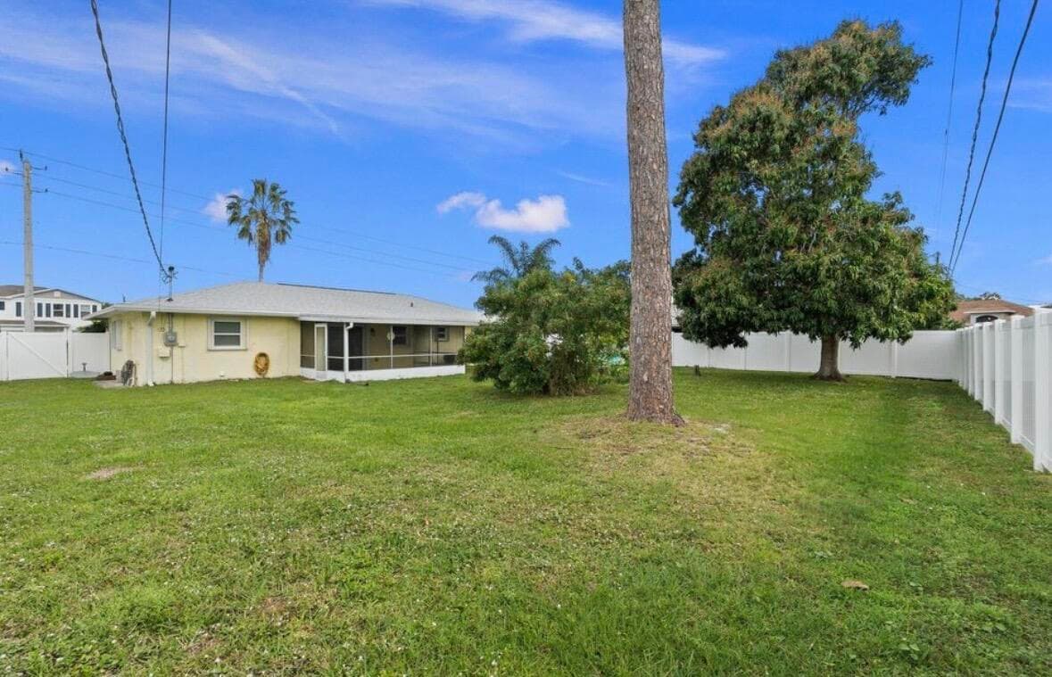 772 SE Thornhill Drive, Port St. Lucie, FL 34983 — photo 12 of 21