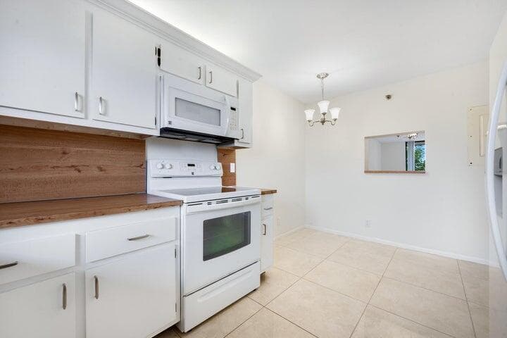 7770 Tahiti Lane 405, Lake Worth, FL 33467 — photo 3 of 20
