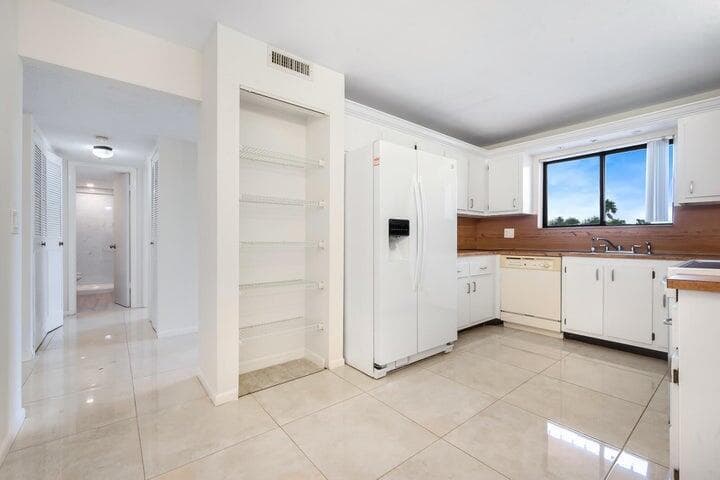 7770 Tahiti Lane 405, Lake Worth, FL 33467 — photo 4 of 20