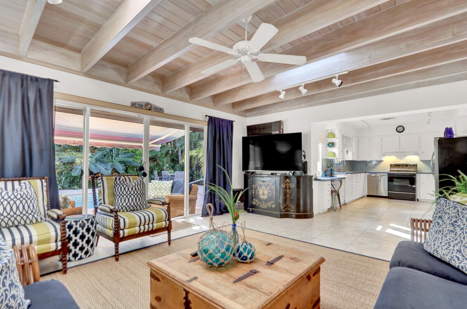 324 Blossom Lane, Palm Beach Shores, FL 33404 — photo 8 of 27
