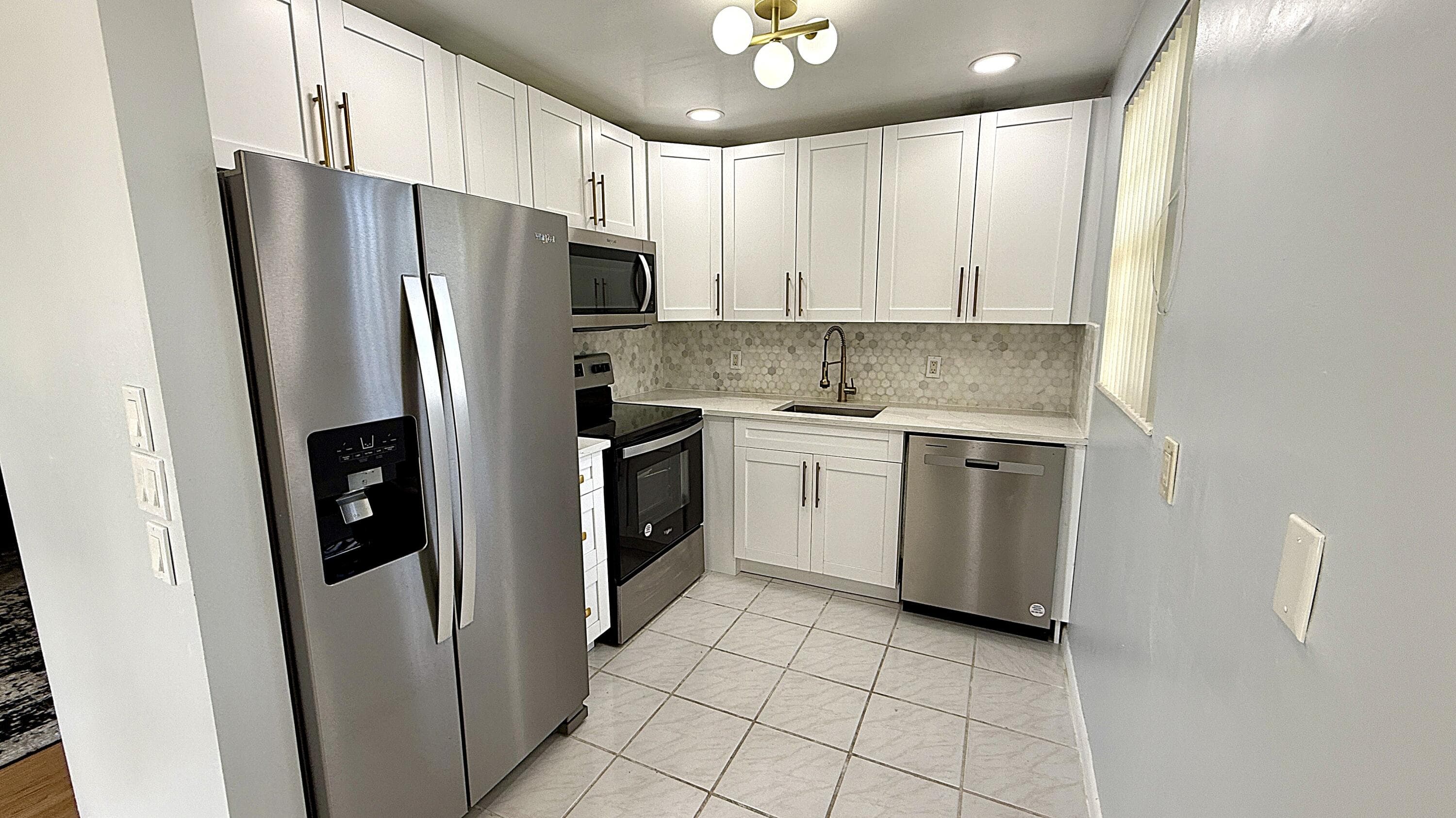 81 Markham E, Deerfield Beach, FL 33442 — photo 2 of 66