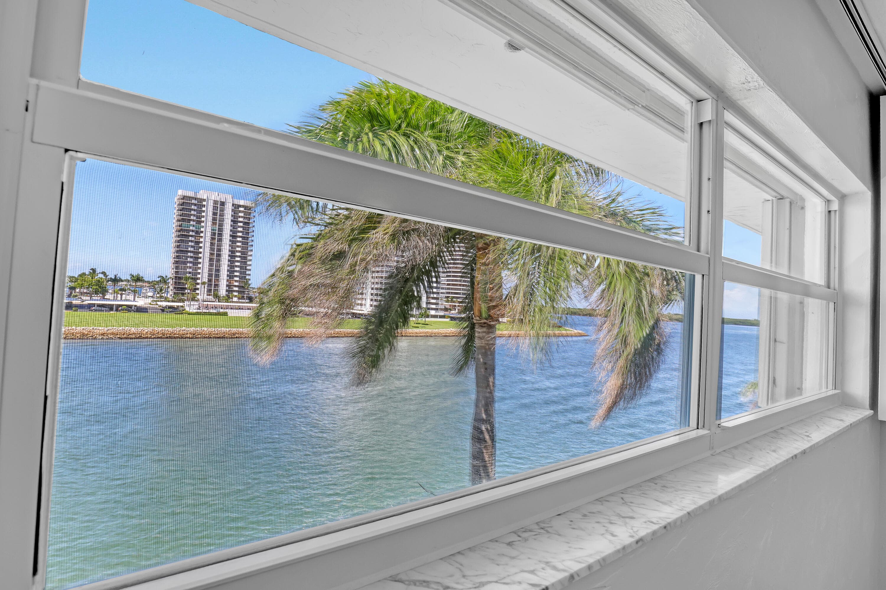 28 Yacht Club Drive 409, North Palm Beach, FL 33408 — photo 9 of 23