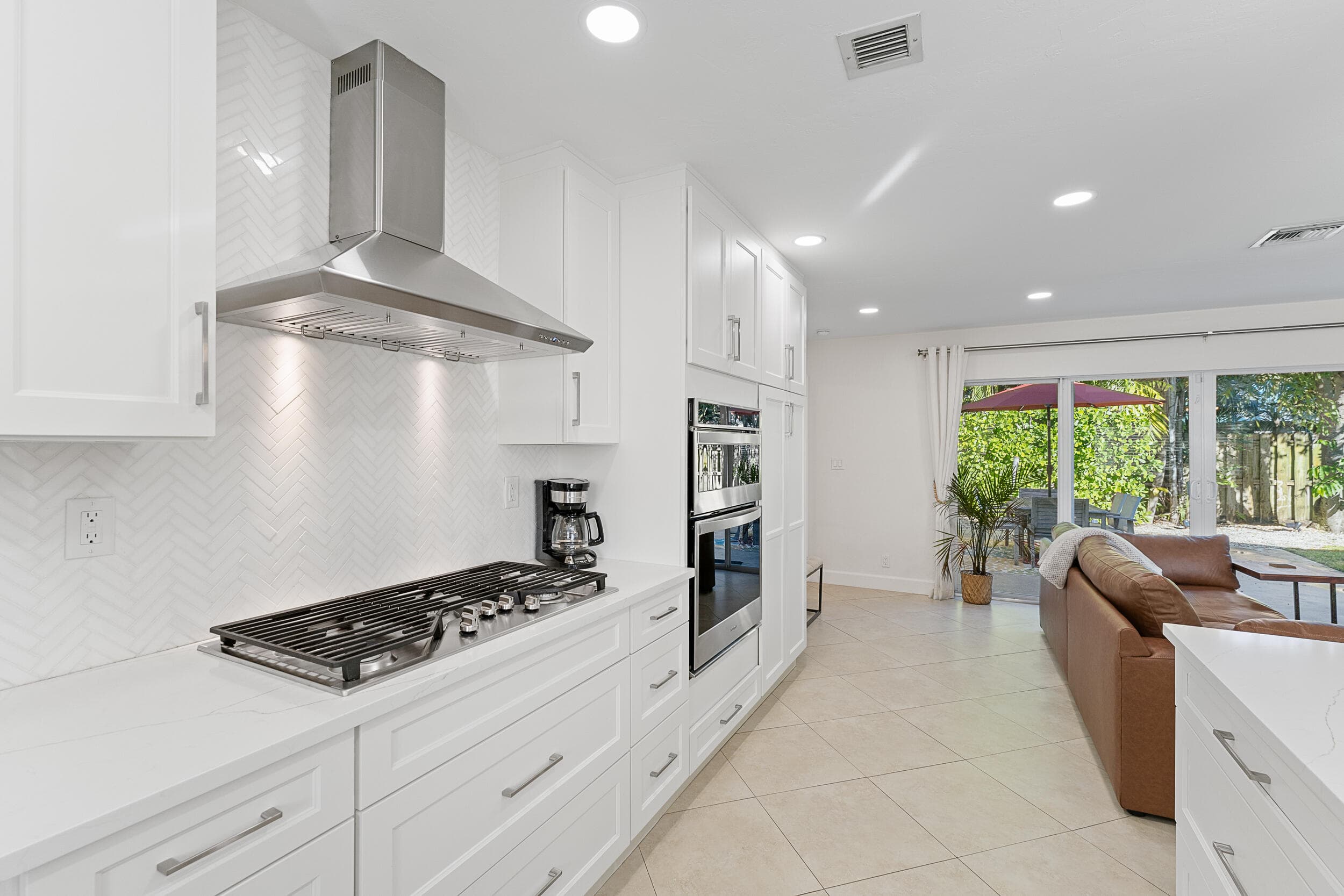 429 Inlet Road, North Palm Beach, FL 33408 — photo 10 of 38