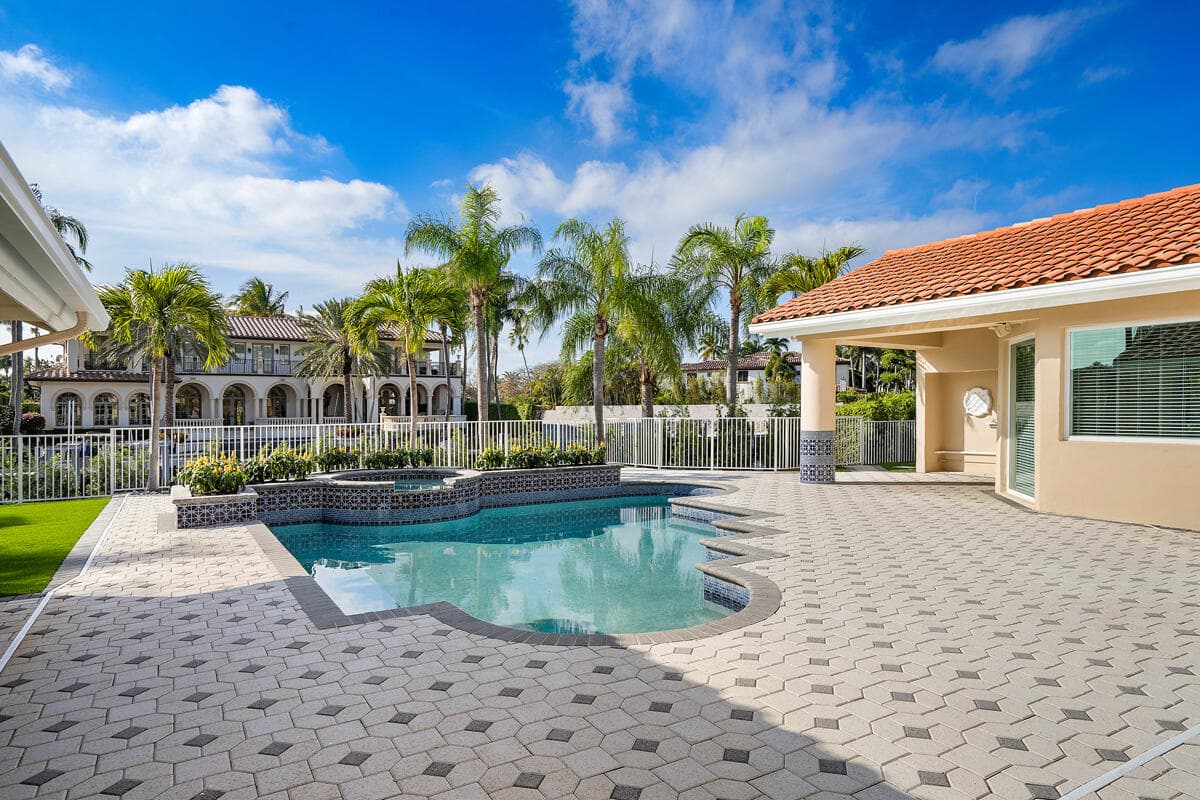 533 E Alexander Palm Road, Boca Raton, FL 33432 — photo 9 of 44