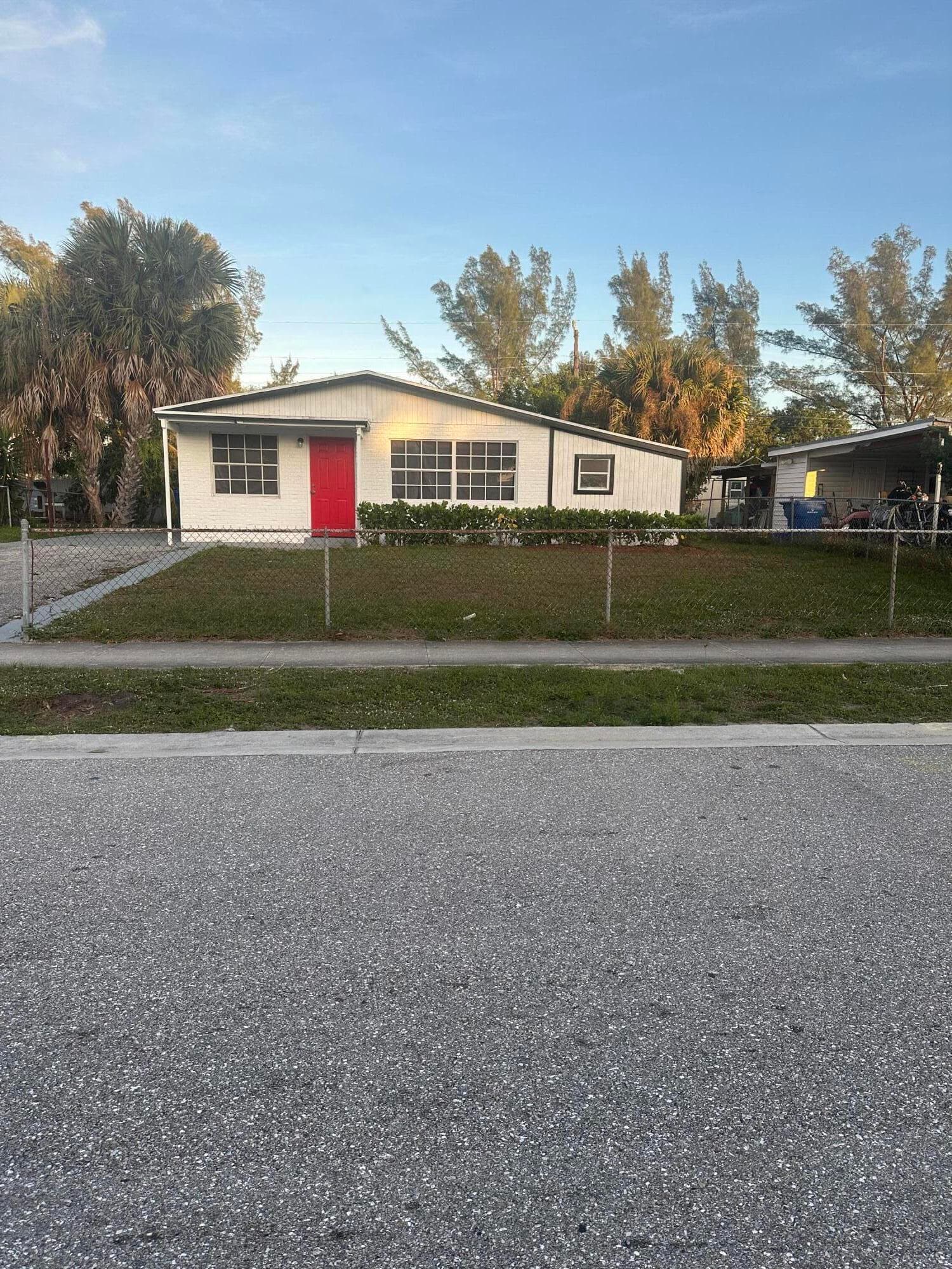 1210 Avenue R, Riviera Beach, FL 33404 — photo 2 of 22