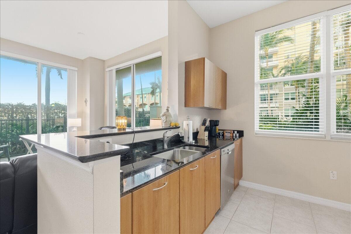 700 E Boynton Beach Boulevard 101, Boynton Beach, FL 33435 — photo 9 of 24