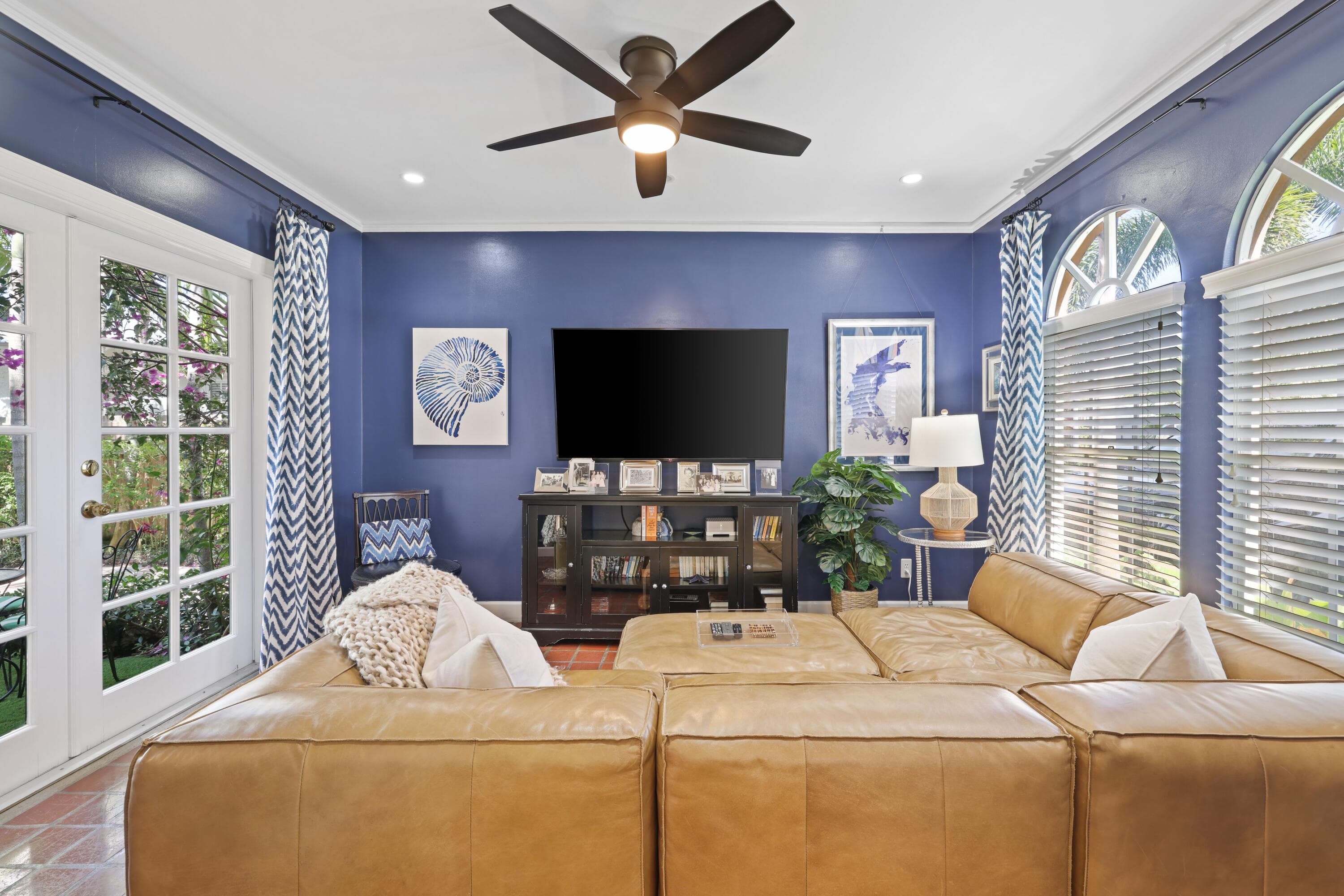 325 Greymon Drive, West Palm Beach, FL 33405 — photo 10 of 63
