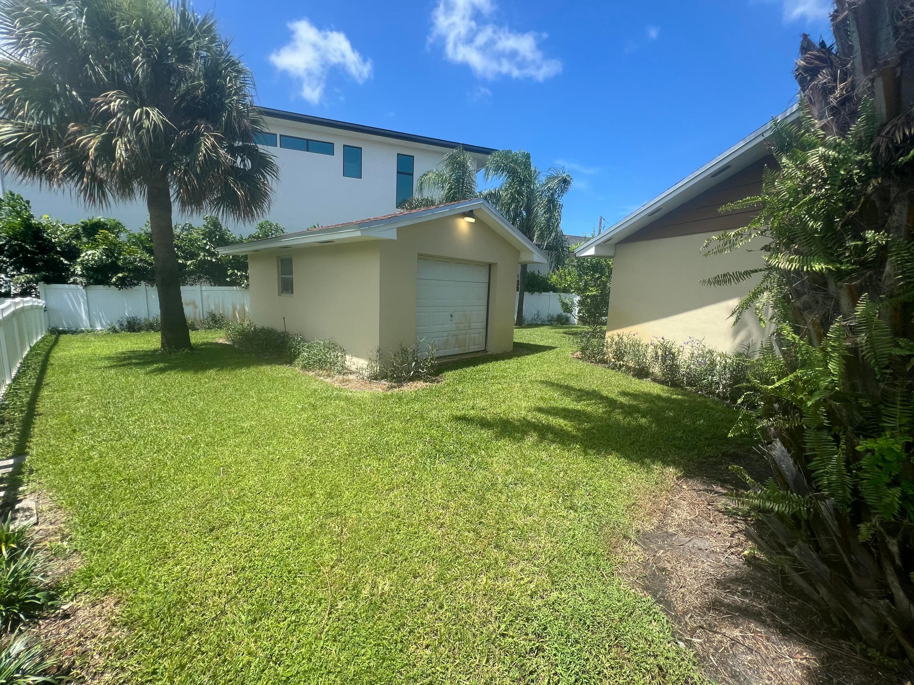 2081 Joy Rene Lane, North Palm Beach, FL 33408 — photo 11 of 56