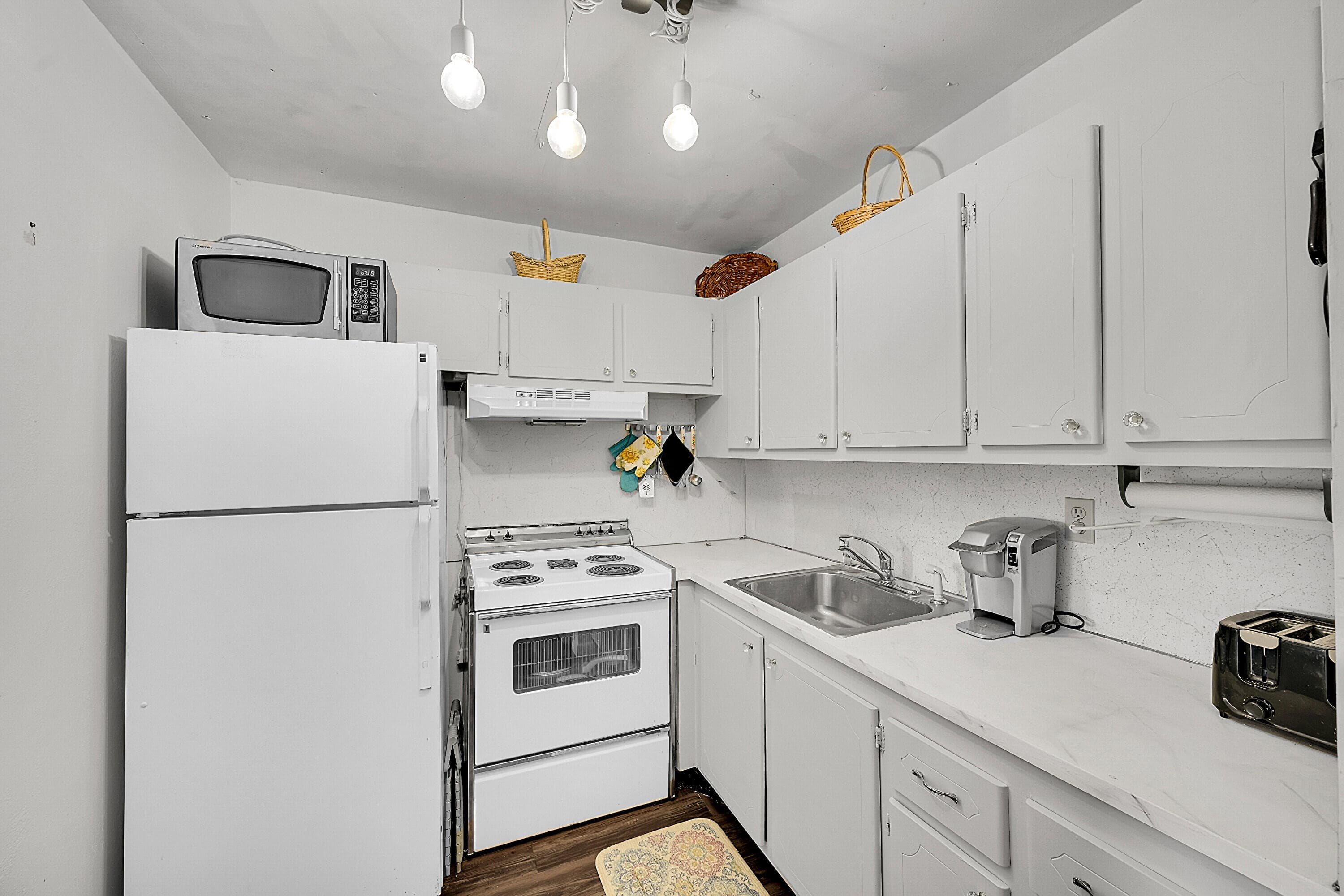 312 Sheffield M, West Palm Beach, FL 33417 — photo 4 of 21