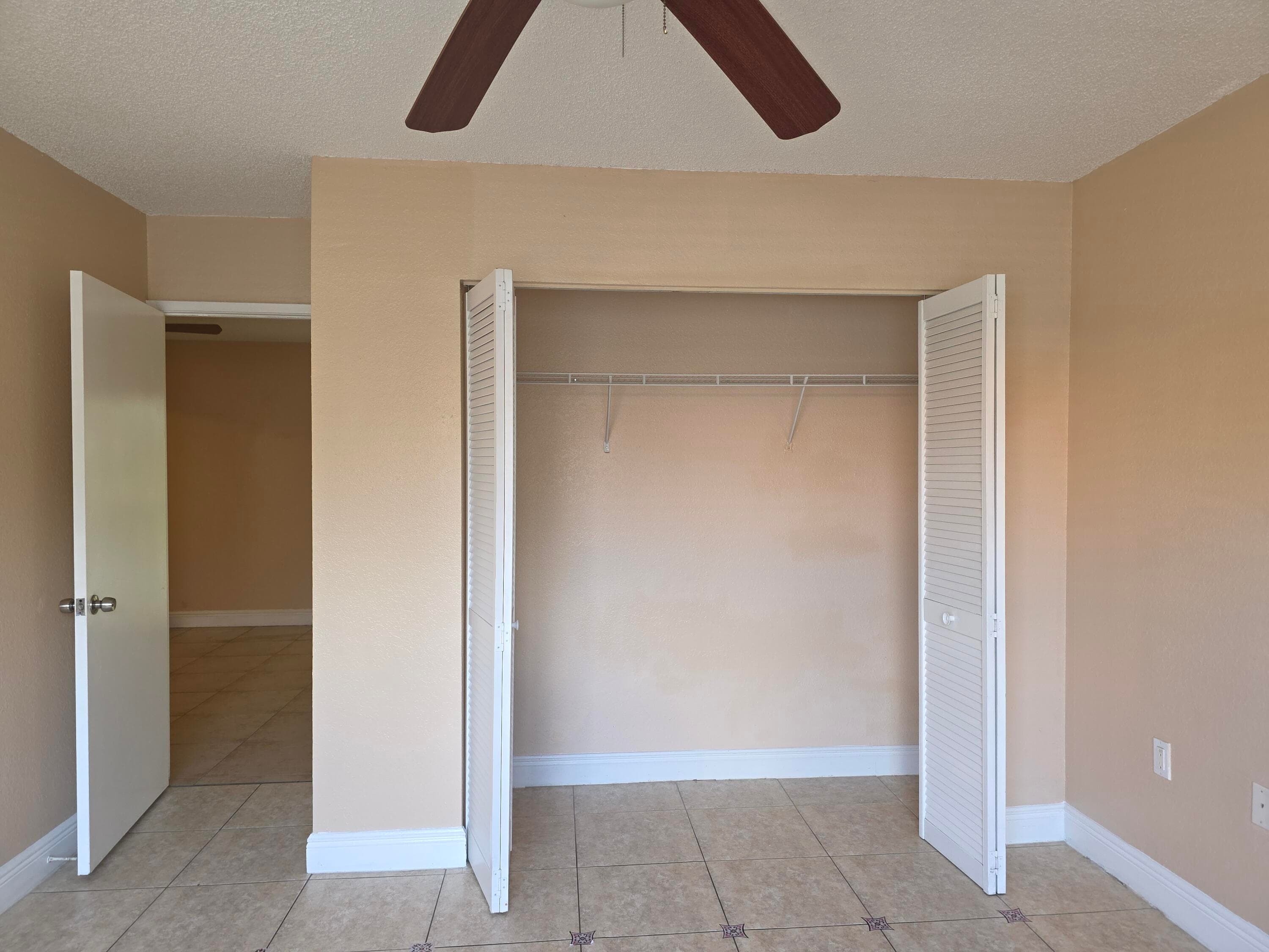 1542 Lake Crystal Drive H, West Palm Beach, FL 33411 — photo 23 of 37