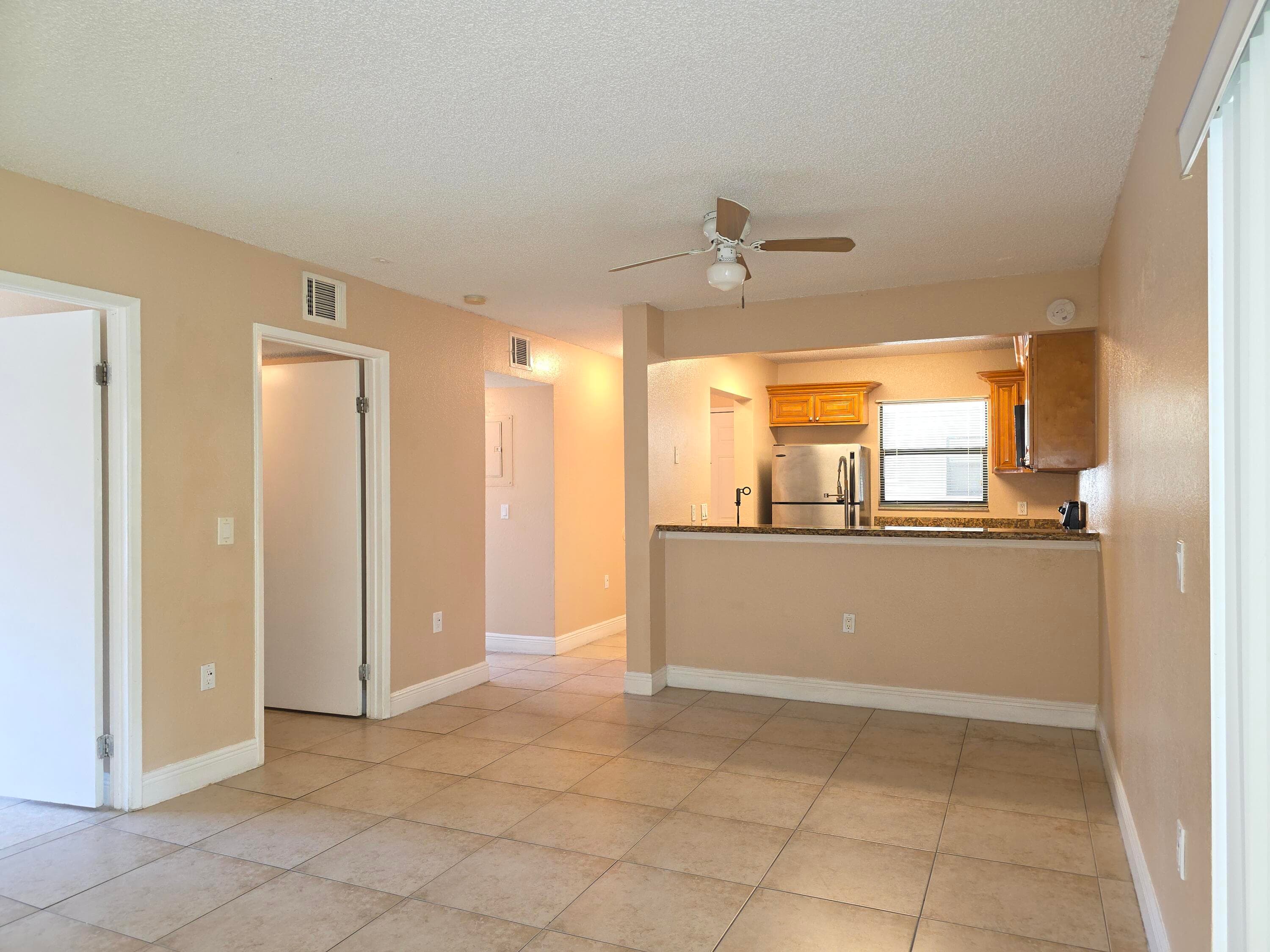 1542 Lake Crystal Drive H, West Palm Beach, FL 33411 — photo 7 of 37