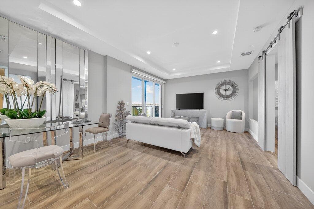 41 SW Seminole Street 304, Stuart, FL 34994 — photo 5 of 28