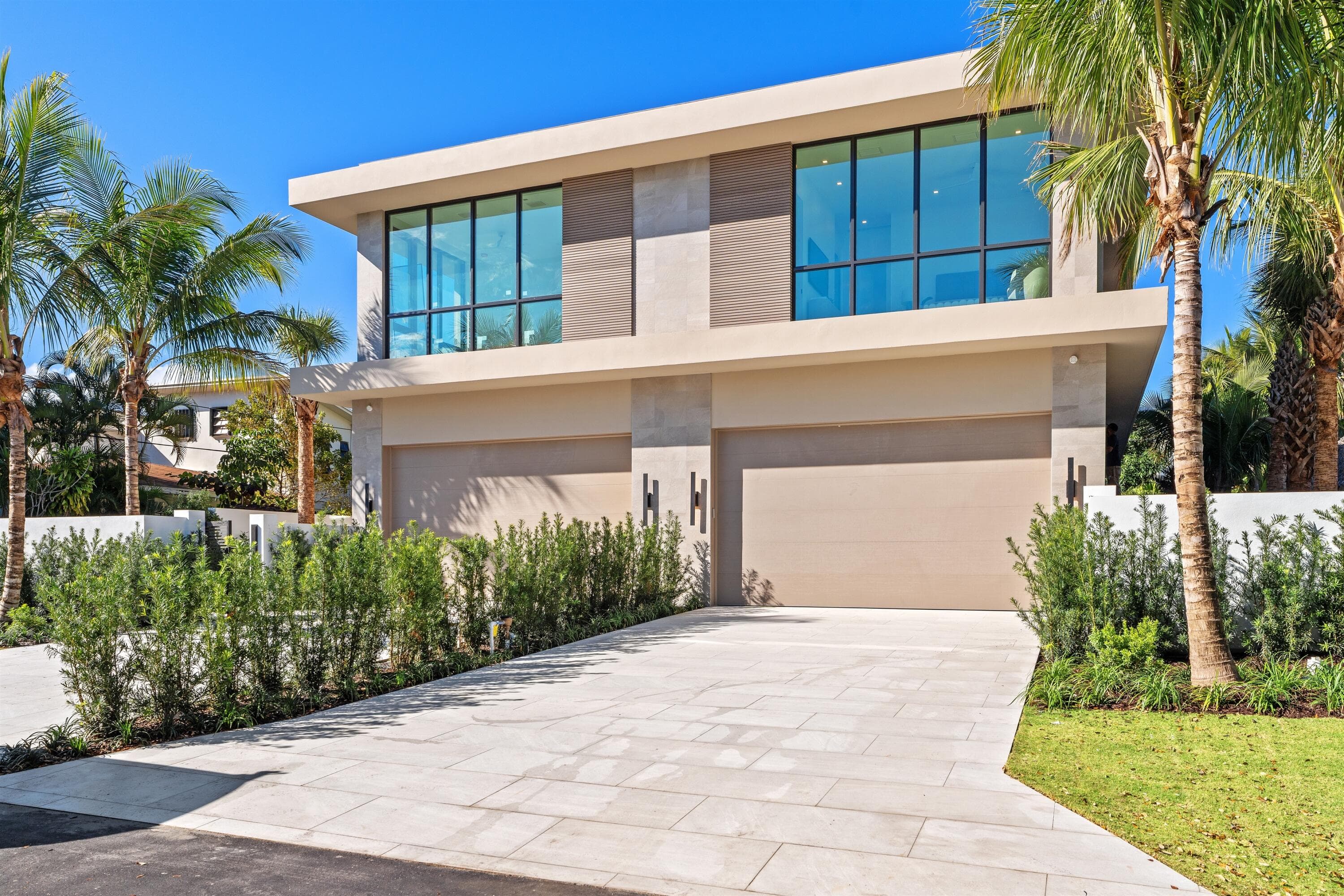 1136 NE 9th Avenue, Delray Beach, FL 33483 — photo 1 of 51