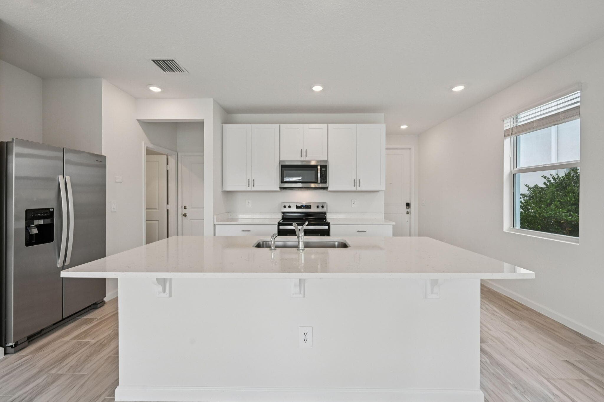 568 Salisbury Circle, Fort Pierce, FL 34982 — photo 10 of 32