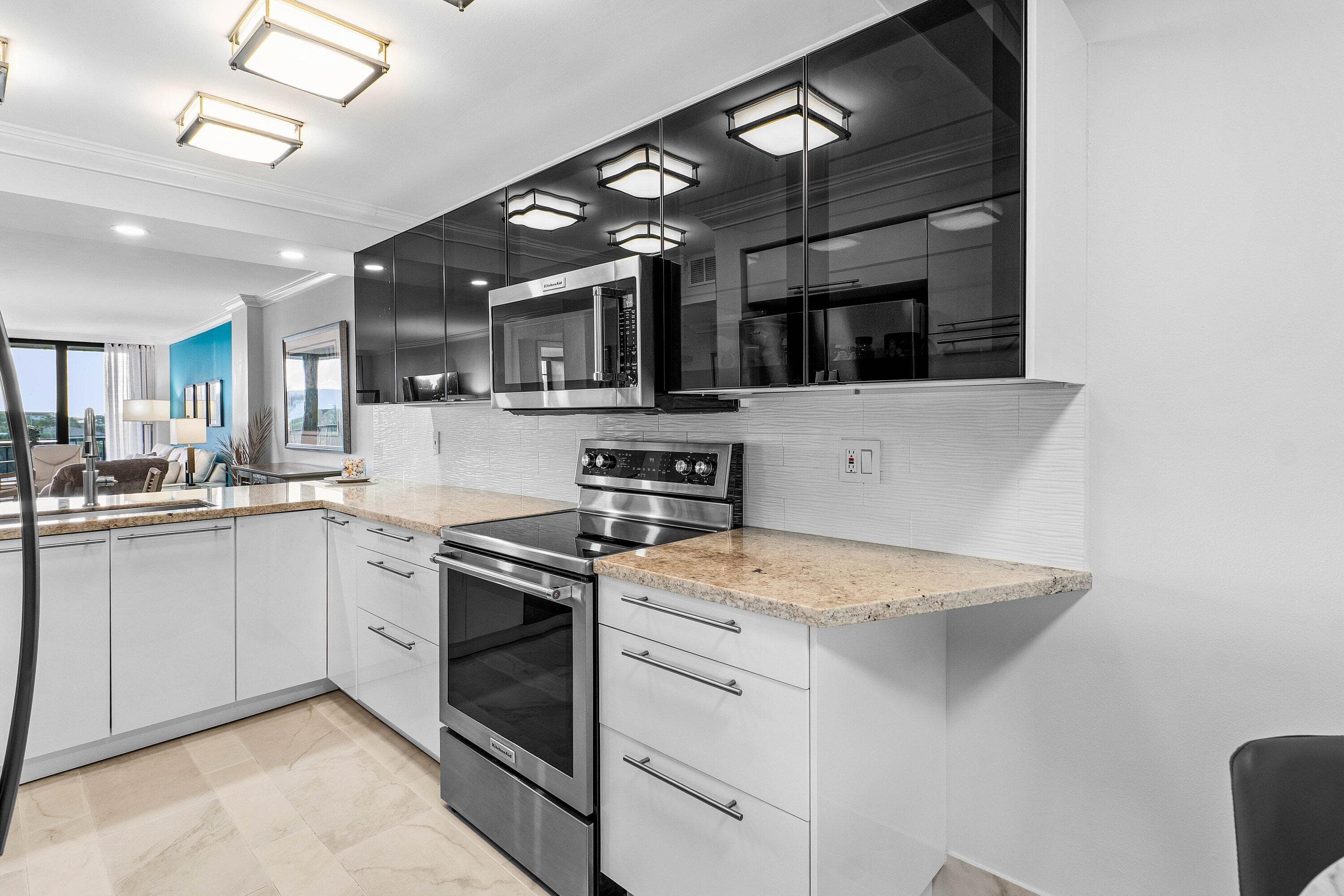 14 Royal Palm Way 501, Boca Raton, FL 33432 — photo 11 of 39