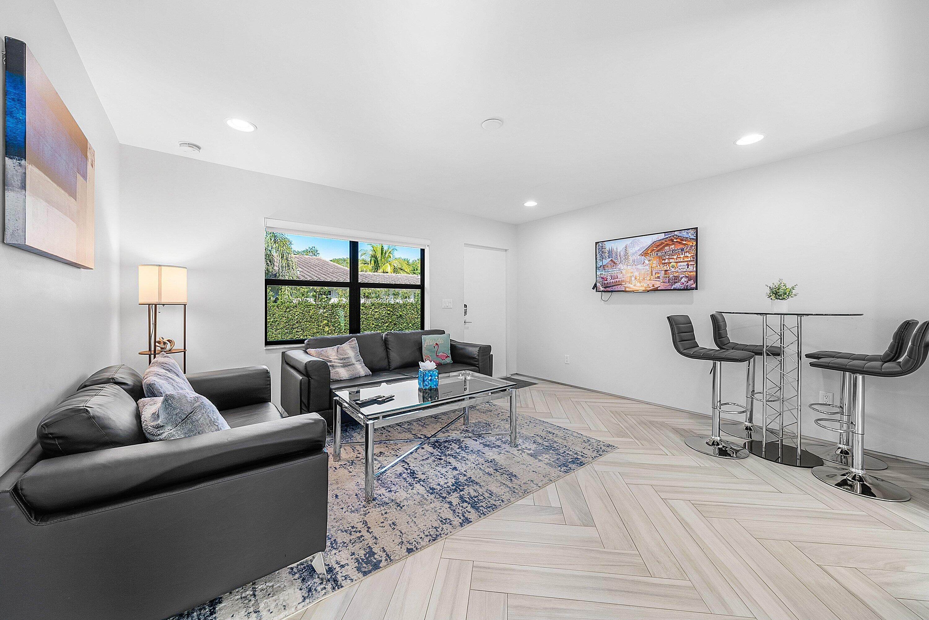 215 N Swinton Avenue, Delray Beach, FL 33444 — photo 9 of 50