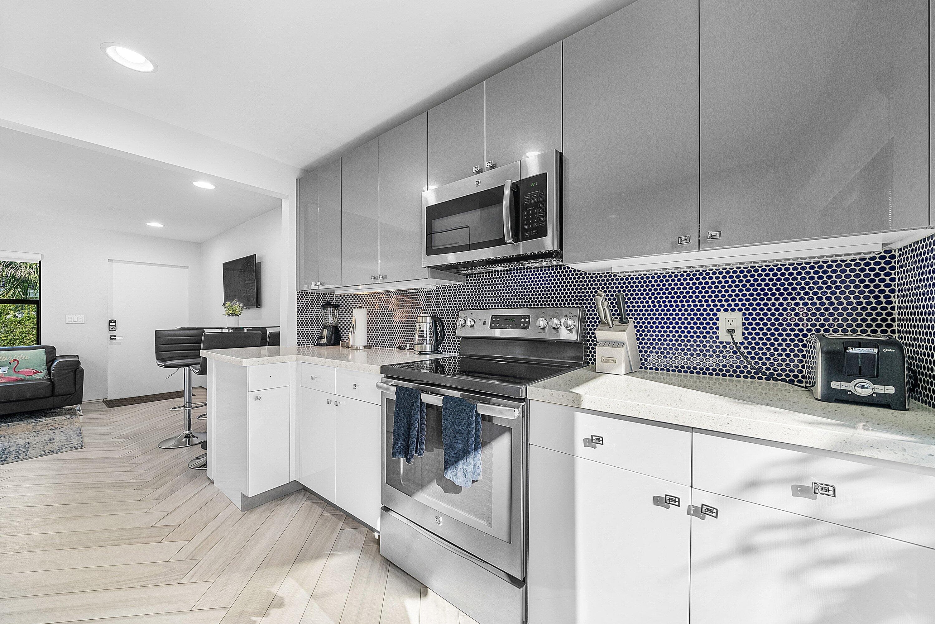 215 N Swinton Avenue, Delray Beach, FL 33444 — photo 13 of 50
