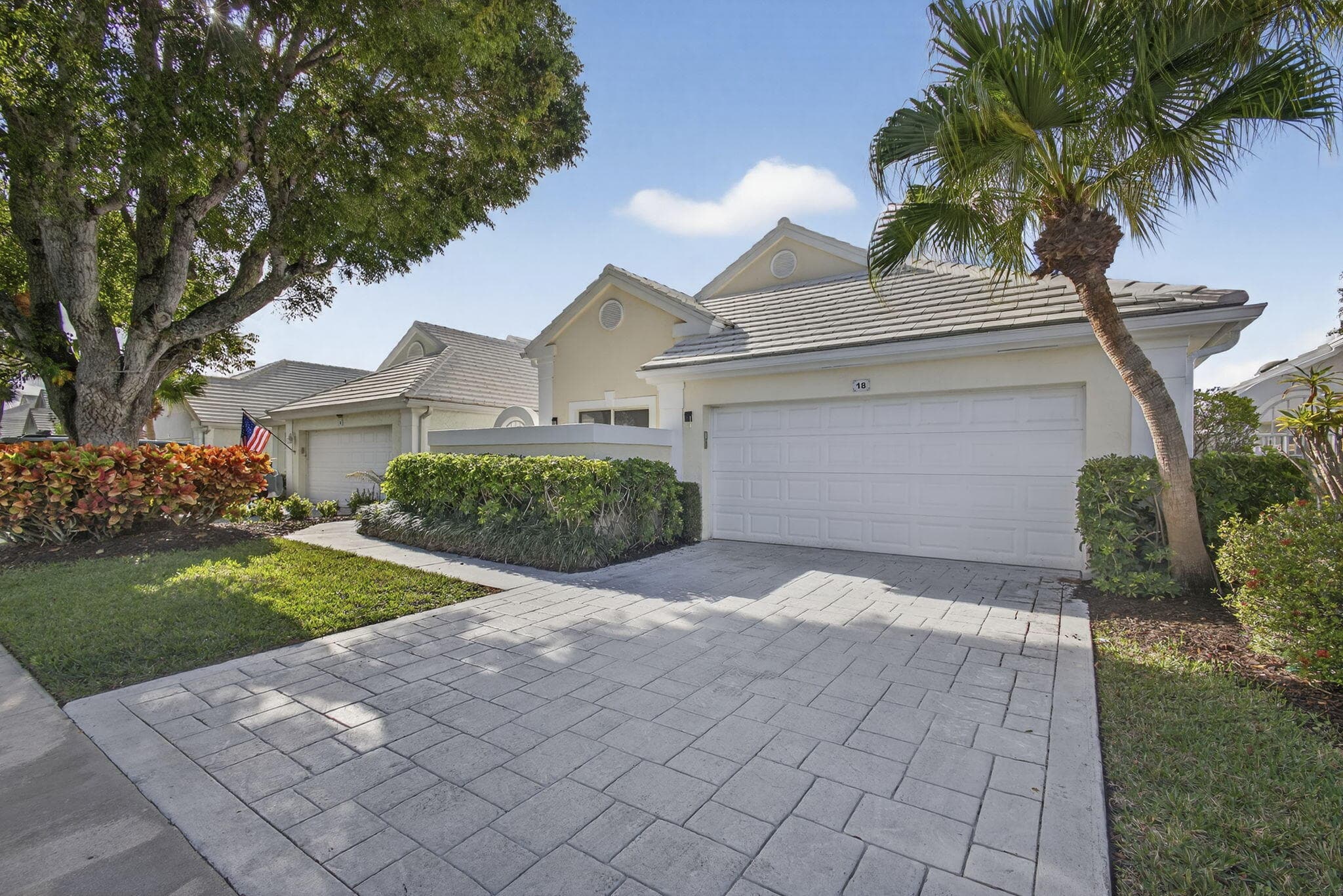 18 Selby Lane, Palm Beach Gardens, FL 33418 — photo 3 of 82