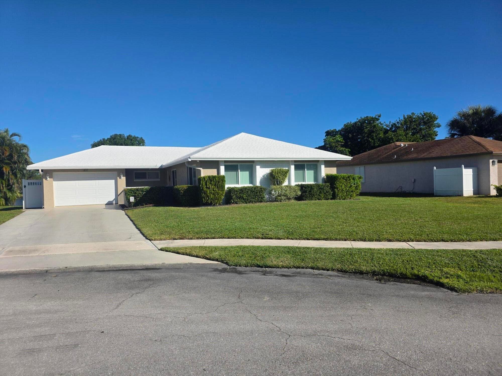 27 Vista Del Rio, Boynton Beach, FL 33426 — photo 5 of 46