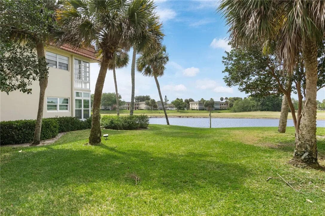 31 Vista Gardens Trail 105, Vero Beach, FL 32962 — photo