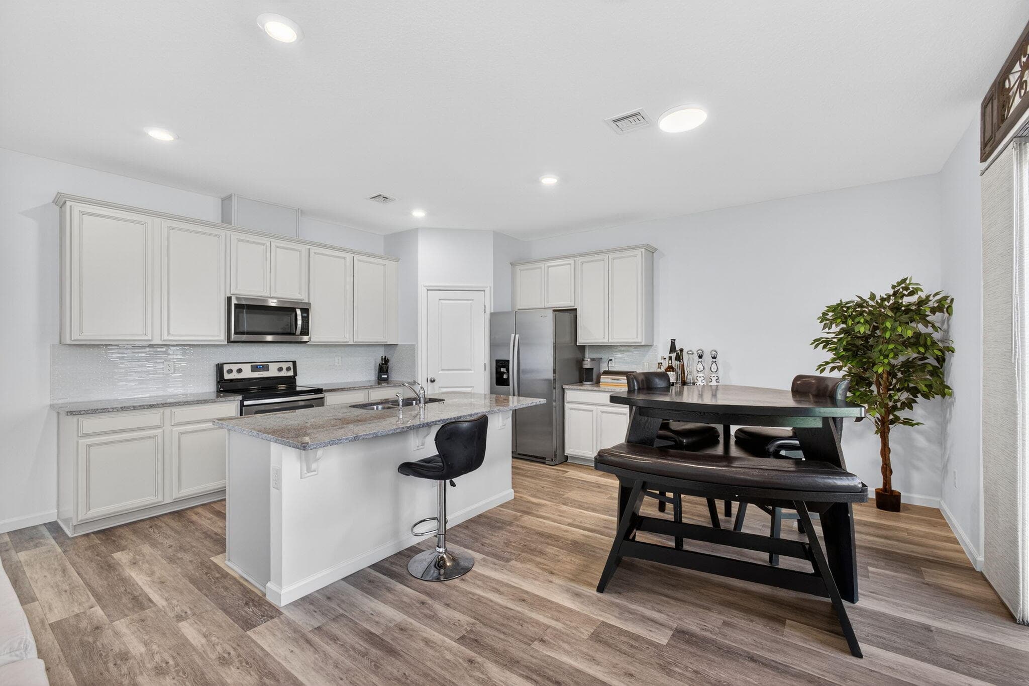 1822 Lake Cove Drive, Lake Worth, FL 33460 — photo 13 of 41